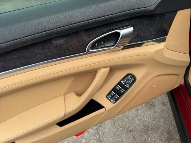 2016 Porsche Panamera Edition