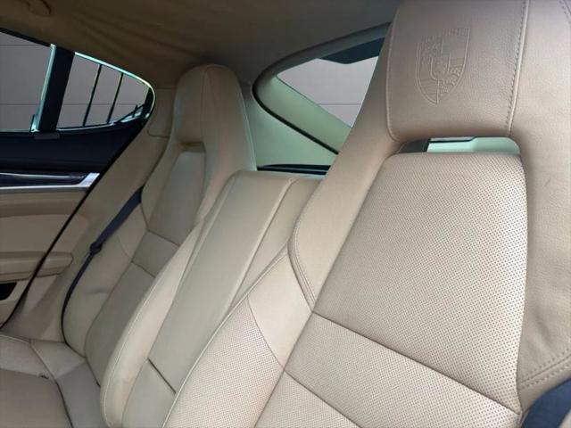 2016 Porsche Panamera Edition