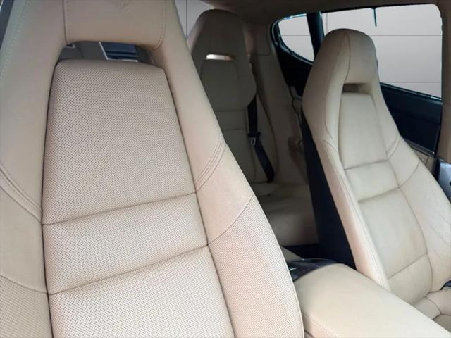 2016 Porsche Panamera Edition