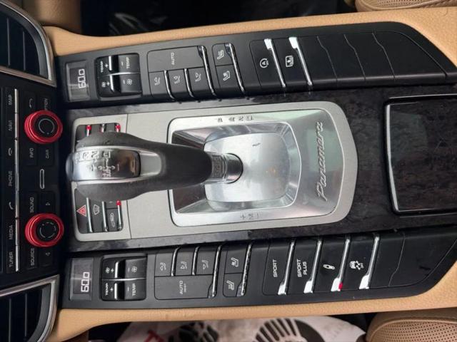 2016 Porsche Panamera Edition