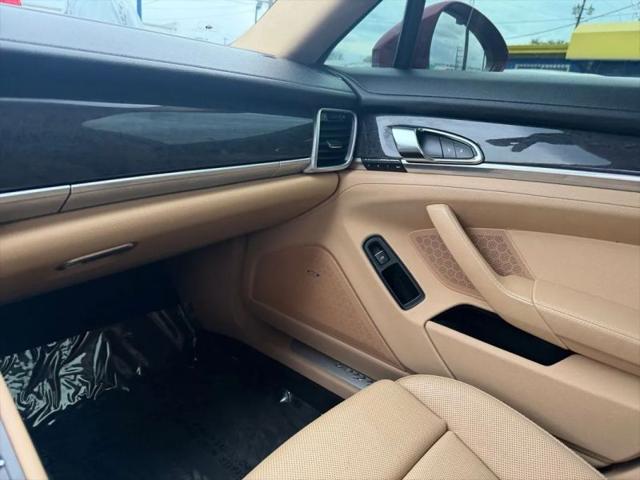 2016 Porsche Panamera Edition