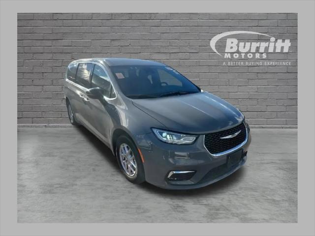 2025 Chrysler Pacifica Select for sale in Oswego, NY