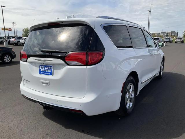 2017 Chrysler Pacifica Touring-L Plus