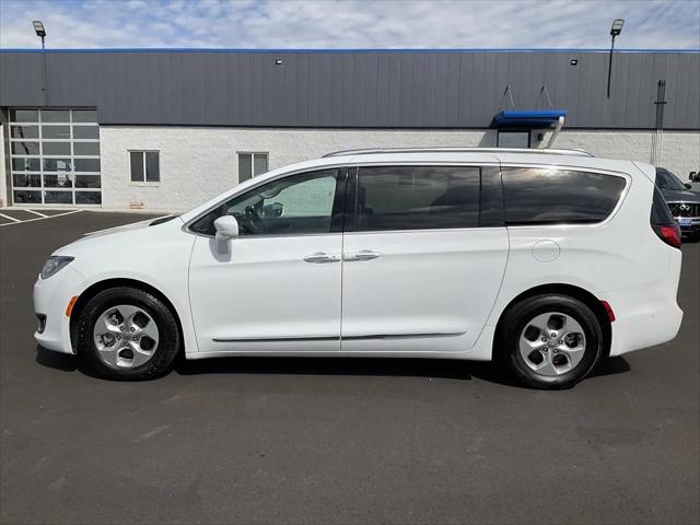 2017 Chrysler Pacifica Touring-L Plus