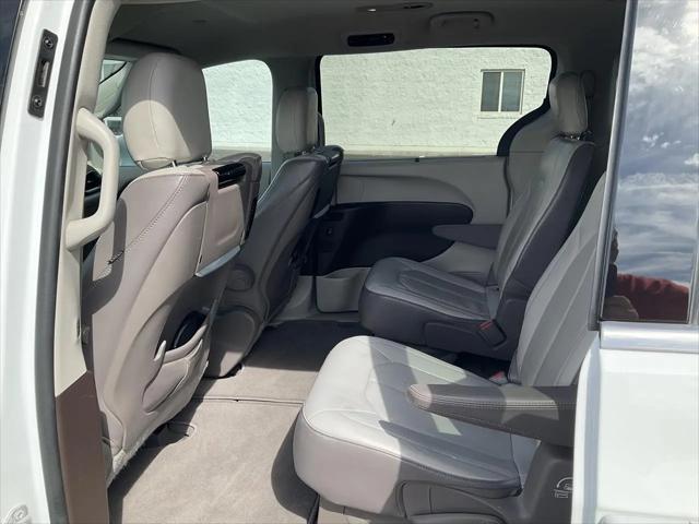 2017 Chrysler Pacifica Touring-L Plus