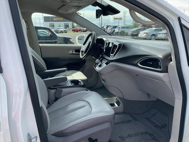 2017 Chrysler Pacifica Touring-L Plus