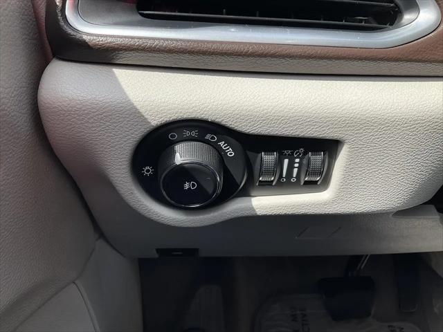 2017 Chrysler Pacifica Touring-L Plus