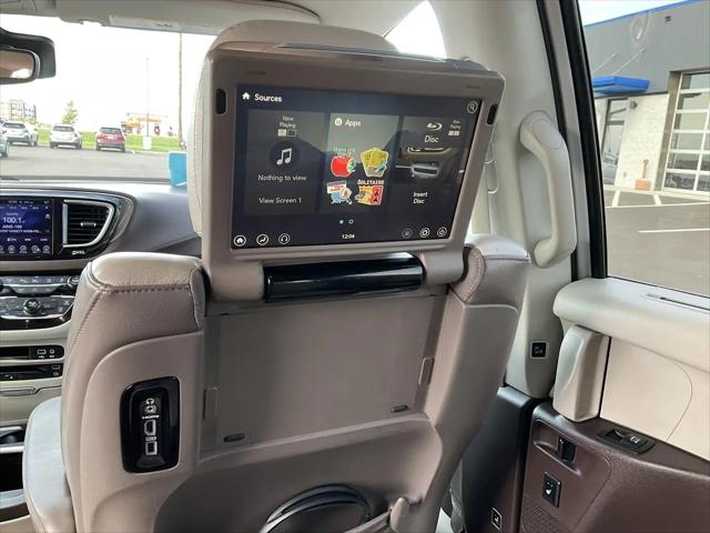 2017 Chrysler Pacifica Touring-L Plus