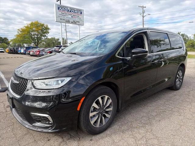 2024 Chrysler Pacifica Hybrid Select for sale in Waterford, MI