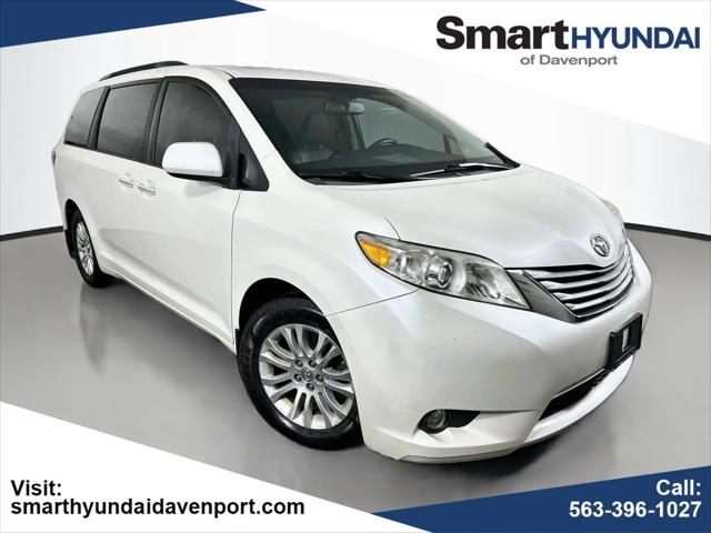2017 Toyota Sienna XLE Premium 8 Passenger for sale in Davenport, IA