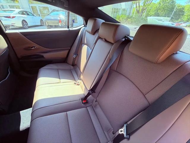 2025 Lexus ES 300h ES 300h