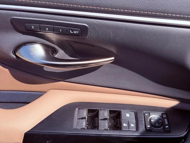 2025 Lexus ES 300h ES 300h