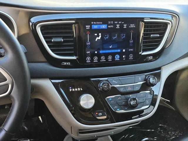 2017 Chrysler Pacifica Touring-L