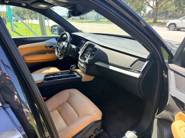 2017 Volvo XC90 T6 Momentum
