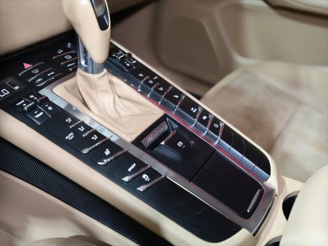2017 Porsche Macan Macan