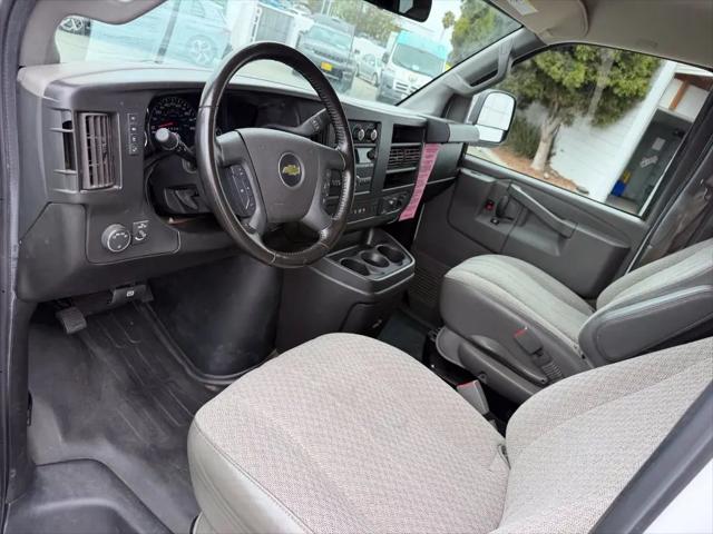 2022 Chevrolet Express Passenger RWD 3500 Extended Wheelbase LT