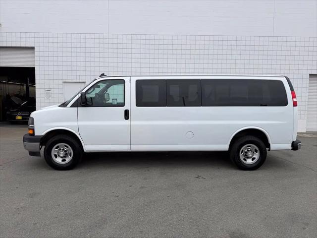 2022 Chevrolet Express Passenger RWD 3500 Extended Wheelbase LT