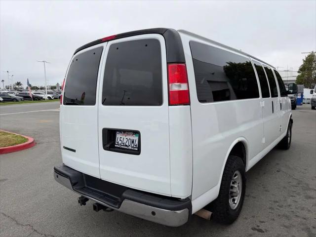 2022 Chevrolet Express Passenger RWD 3500 Extended Wheelbase LT