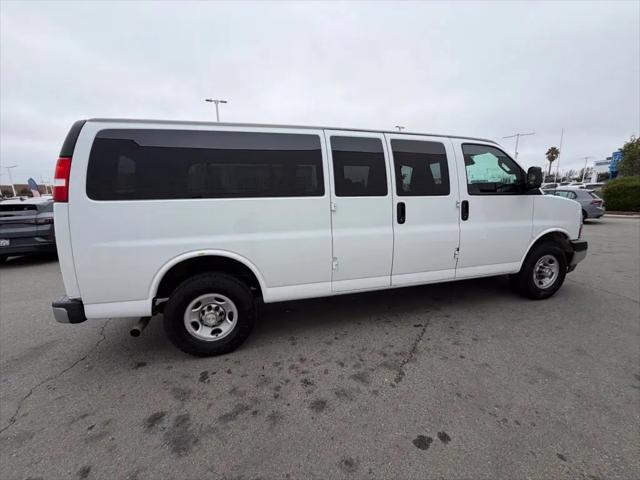 2022 Chevrolet Express Passenger RWD 3500 Extended Wheelbase LT
