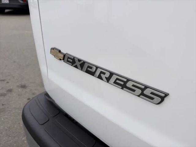 2022 Chevrolet Express Passenger RWD 3500 Extended Wheelbase LT
