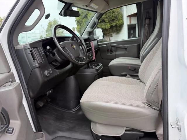 2022 Chevrolet Express Passenger RWD 3500 Extended Wheelbase LT