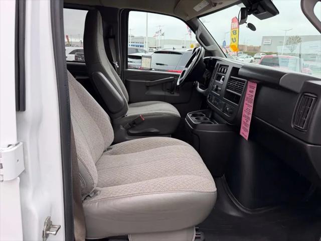 2022 Chevrolet Express Passenger RWD 3500 Extended Wheelbase LT