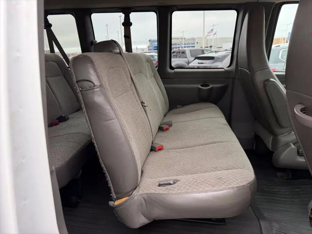 2022 Chevrolet Express Passenger RWD 3500 Extended Wheelbase LT