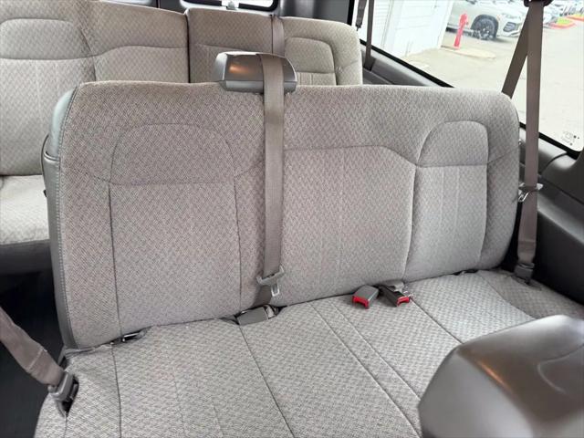 2022 Chevrolet Express Passenger RWD 3500 Extended Wheelbase LT
