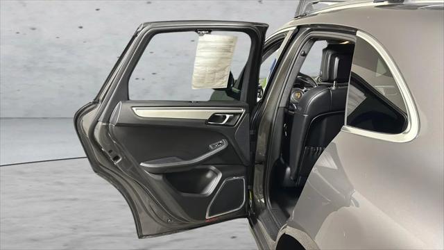 2016 Porsche Macan Turbo