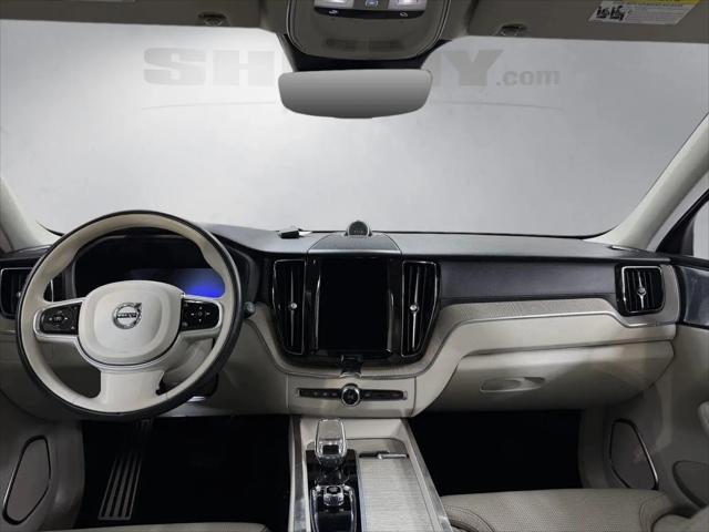 2023 Volvo XC60 B5 Ultimate Bright Theme