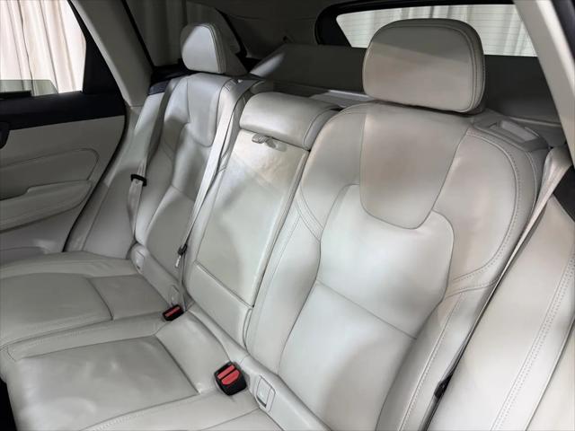 2023 Volvo XC60 B5 Ultimate Bright Theme