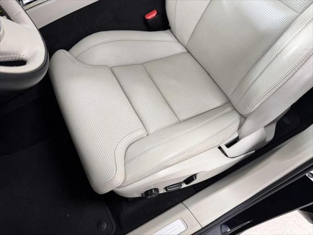 2023 Volvo XC60 B5 Ultimate Bright Theme