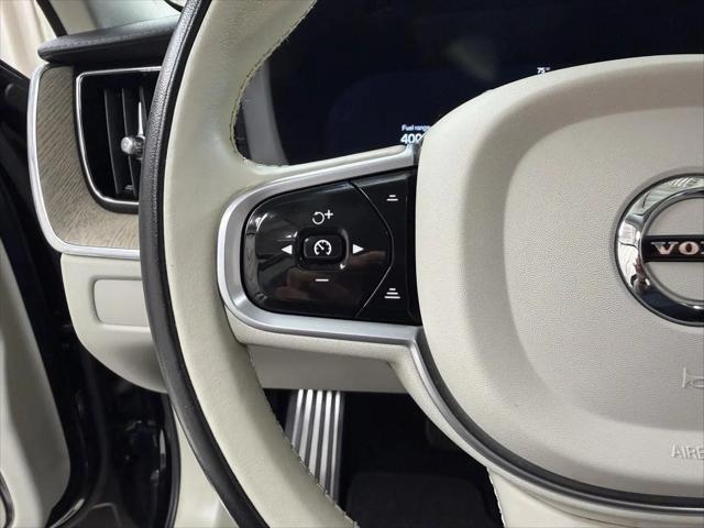 2023 Volvo XC60 B5 Ultimate Bright Theme