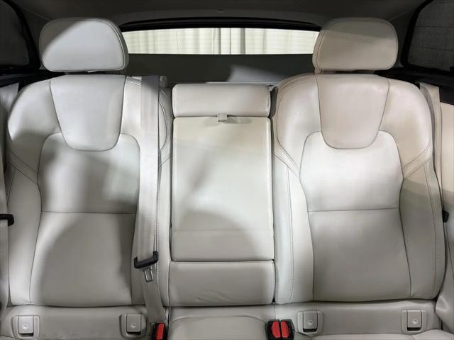 2023 Volvo XC60 B5 Ultimate Bright Theme