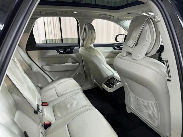 2023 Volvo XC60 B5 Ultimate Bright Theme