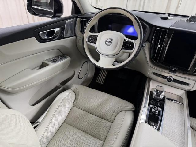 2023 Volvo XC60 B5 Ultimate Bright Theme