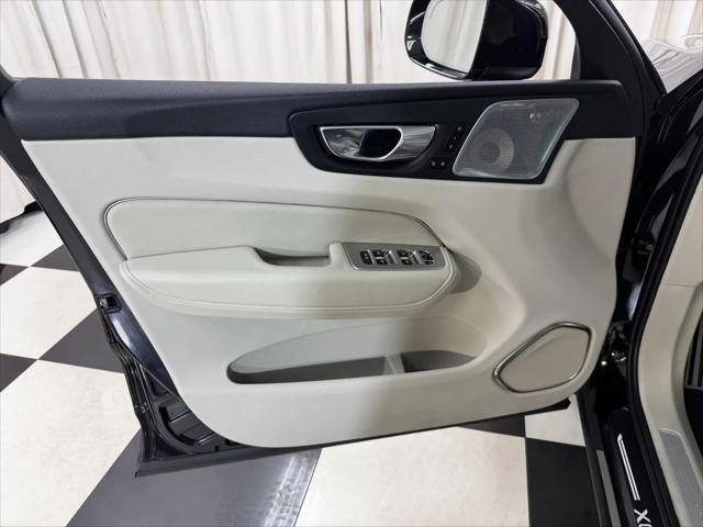 2023 Volvo XC60 B5 Ultimate Bright Theme