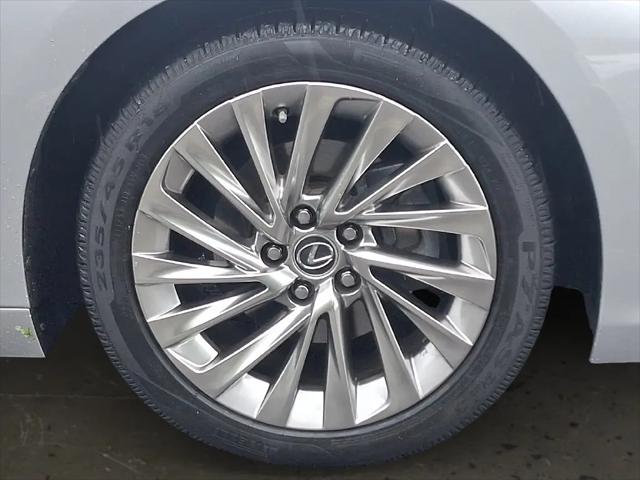 2021 Lexus ES ES 300h Luxury