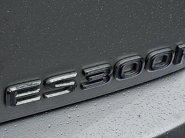 2021 Lexus ES ES 300h Luxury