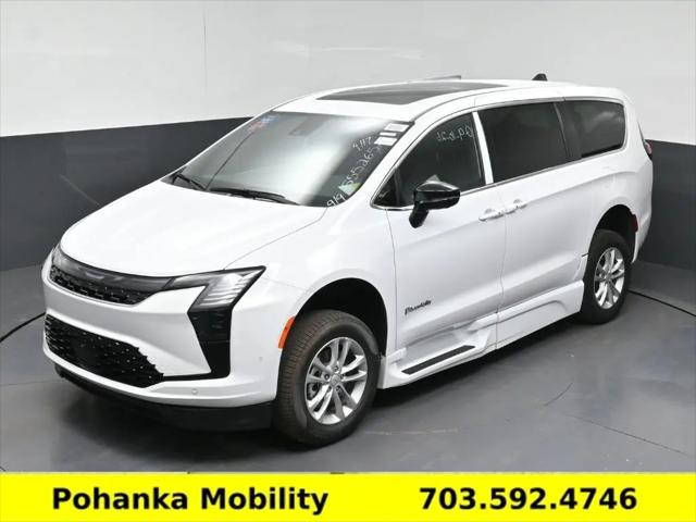 2027 Chrysler Pacifica Select