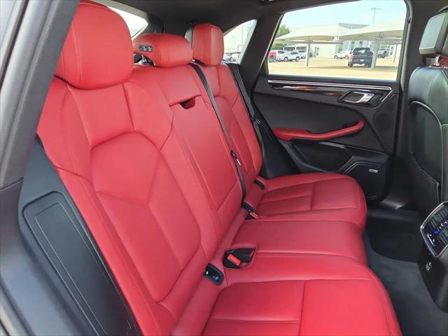 2020 Porsche Macan Macan
