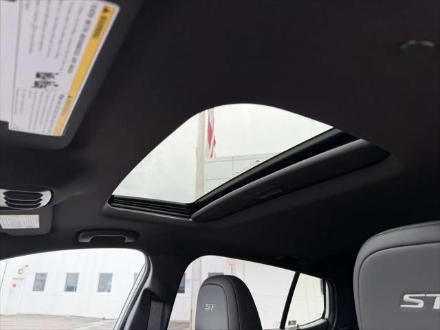 2026 Buick NV Sport Touring FWD