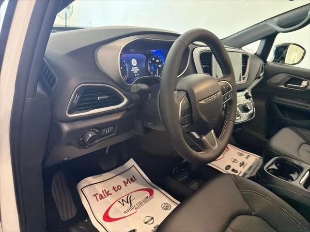 2027 Chrysler Pacifica LX