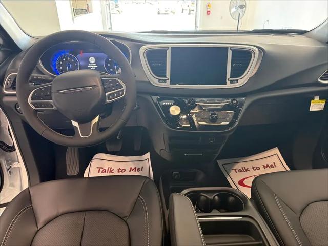 2027 Chrysler Pacifica LX