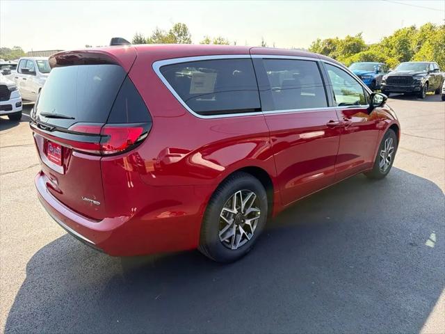 2027 Chrysler Pacifica Limited