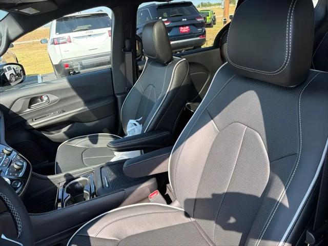 2027 Chrysler Pacifica Limited