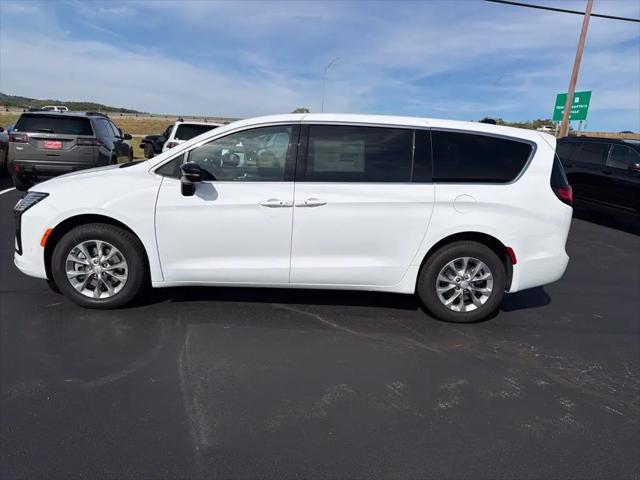 2027 Chrysler Pacifica Select AWD