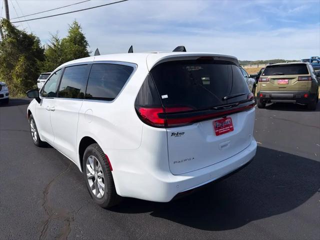 2027 Chrysler Pacifica Select AWD