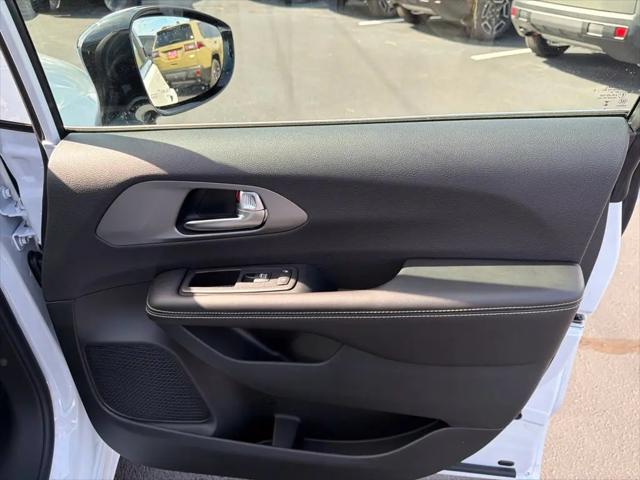 2027 Chrysler Pacifica Select AWD