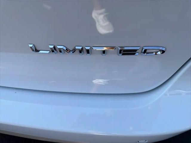 2027 Chrysler Pacifica Limited